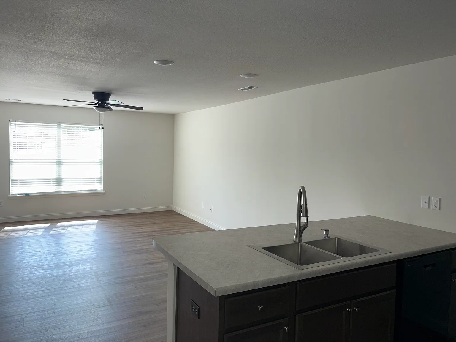 3 bed, 2.0 bath, $1,500 — Photo 3
