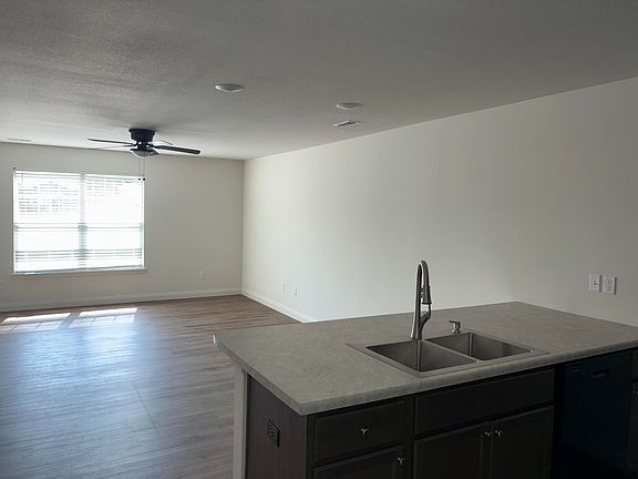 3rd image of 15405 Corbin Ct