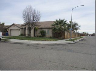 698 Crescent Ln, Lemoore, CA 93245