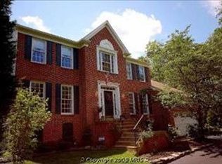 5470 Rockpointe Dr, Clifton, VA 20124