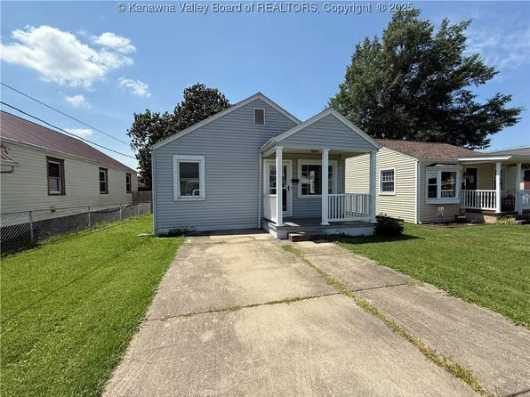 2113 Harrison Ave, Saint Albans, WV 25177