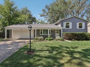 910 Wayne Ave, Deerfield, IL 60015