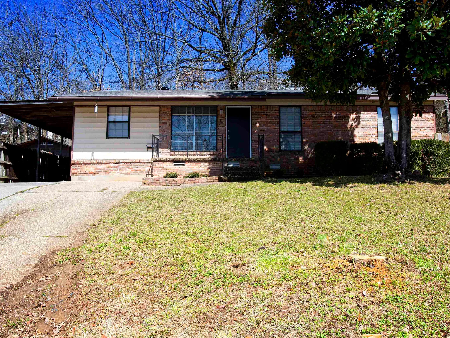 3 bed, 1.0 bath, 1196 sqft, $1,150 — Photo 1