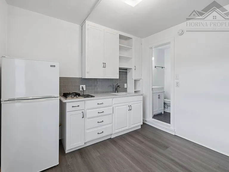 208 W San Francisco St — Photo 1