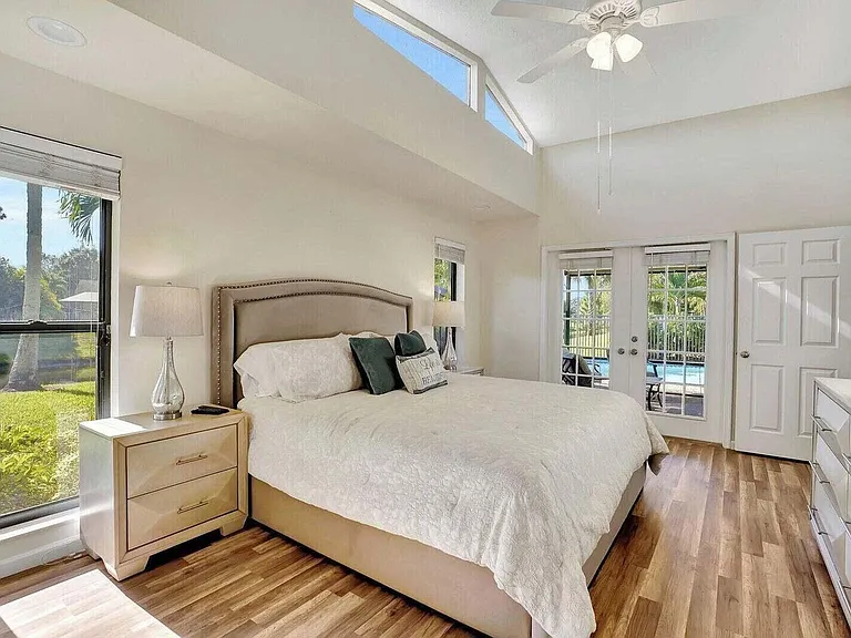 14148 Paddock Dr — Photo 16