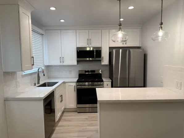 4123 1/2 W Toluca Lake Ave #4123-1/2, Burbank, CA 91505