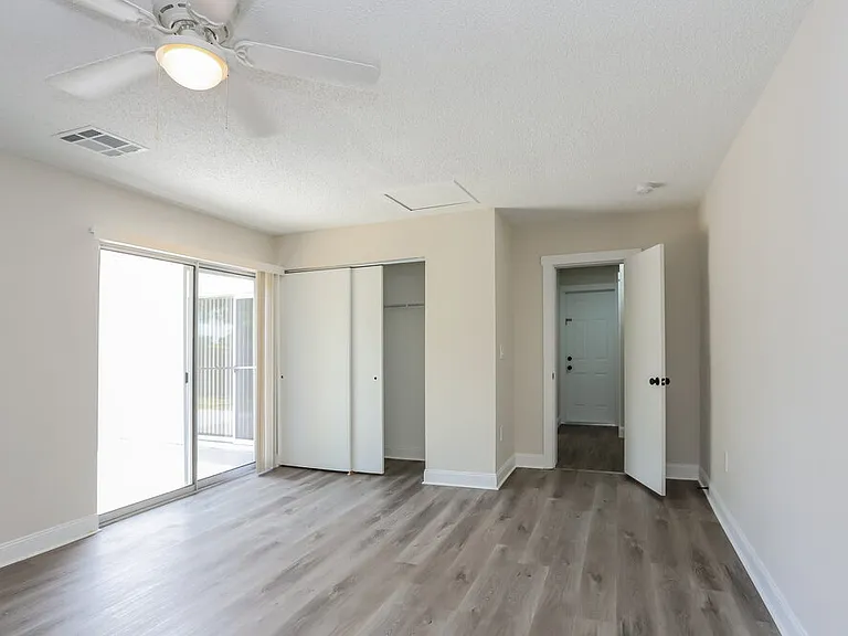 1038 Bridlewood Way — Photo 8