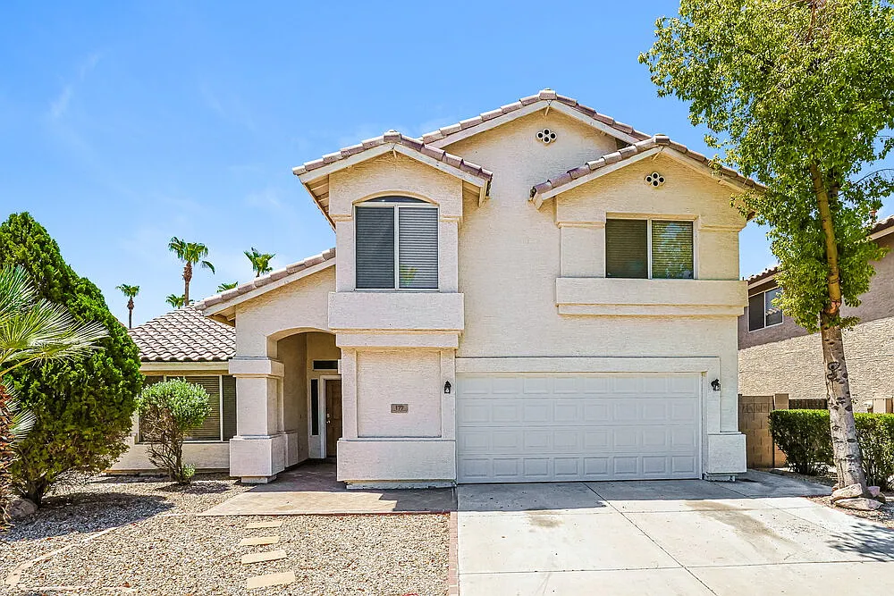 4 bed, 2.5 bath, 2258 sqft, $2,675 — Photo 1