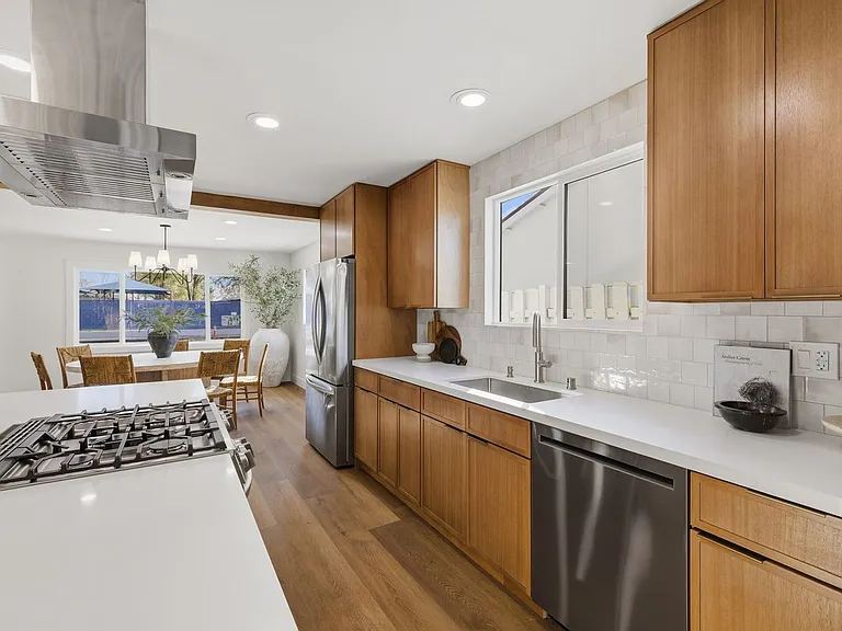 6655 Lederer Ave — Photo 9