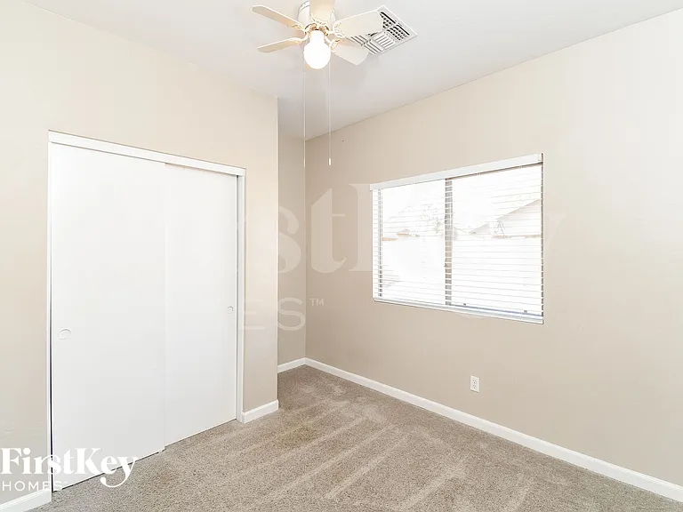 2850 E Silverbell Rd — Photo 12