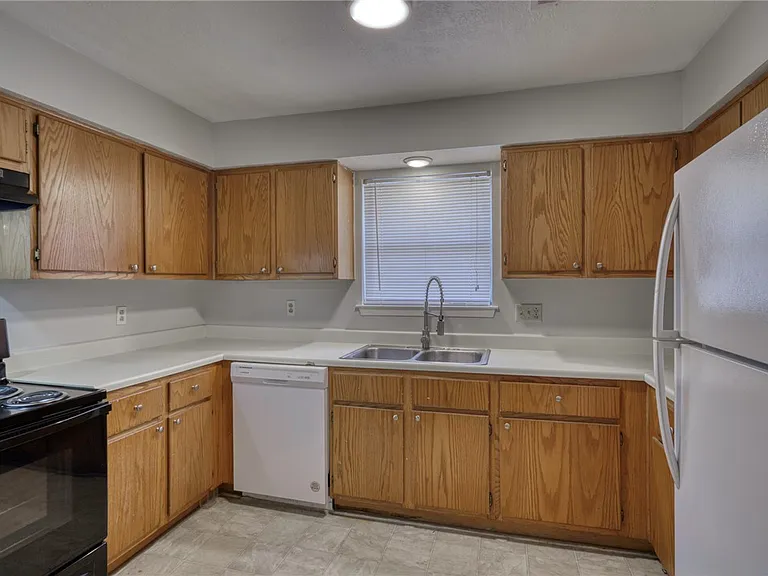910 Spring Loop #B — Photo 6