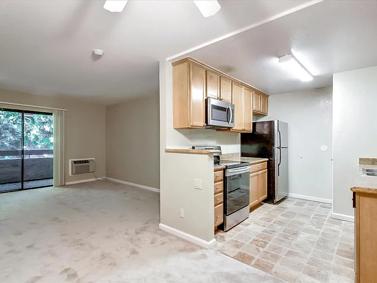 2250 Monroe St #382 — Photo 3