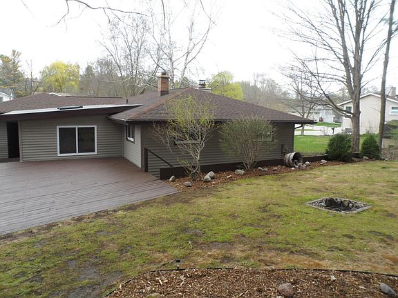 2nd image of 1517 Camelot Blvd