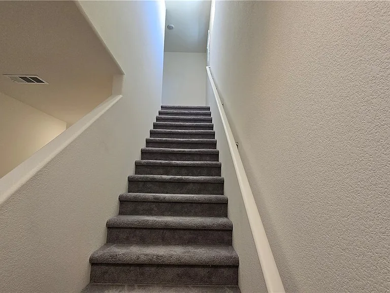 7647 Duran Harbor Ln — Photo 31