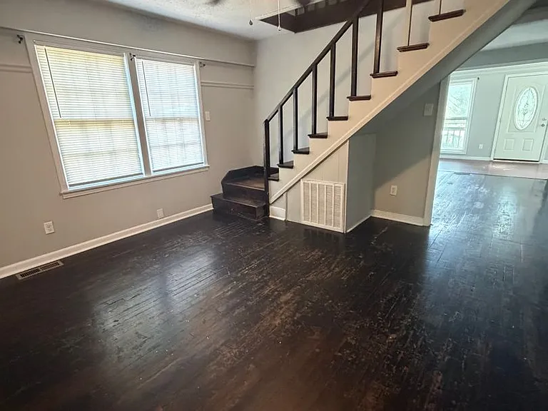 615 Chester Levee Rd — Photo 3