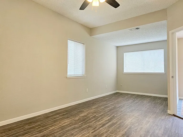 6103 Wolfboro Dr — Photo 9