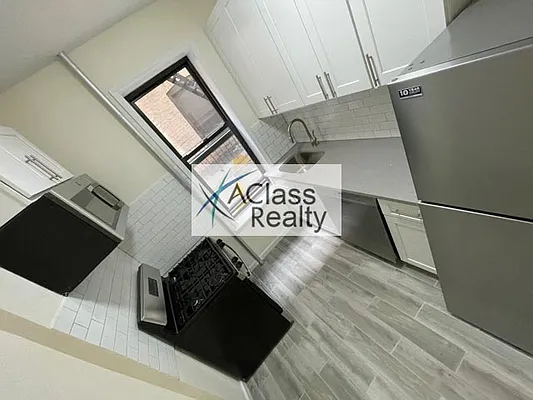 Rented by A Class Realty Corp | media 21