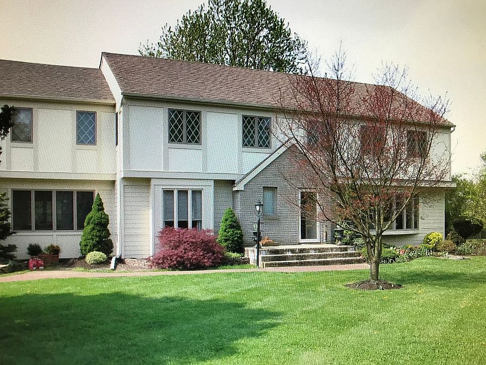 2nd image of 6 Farmgate Dr