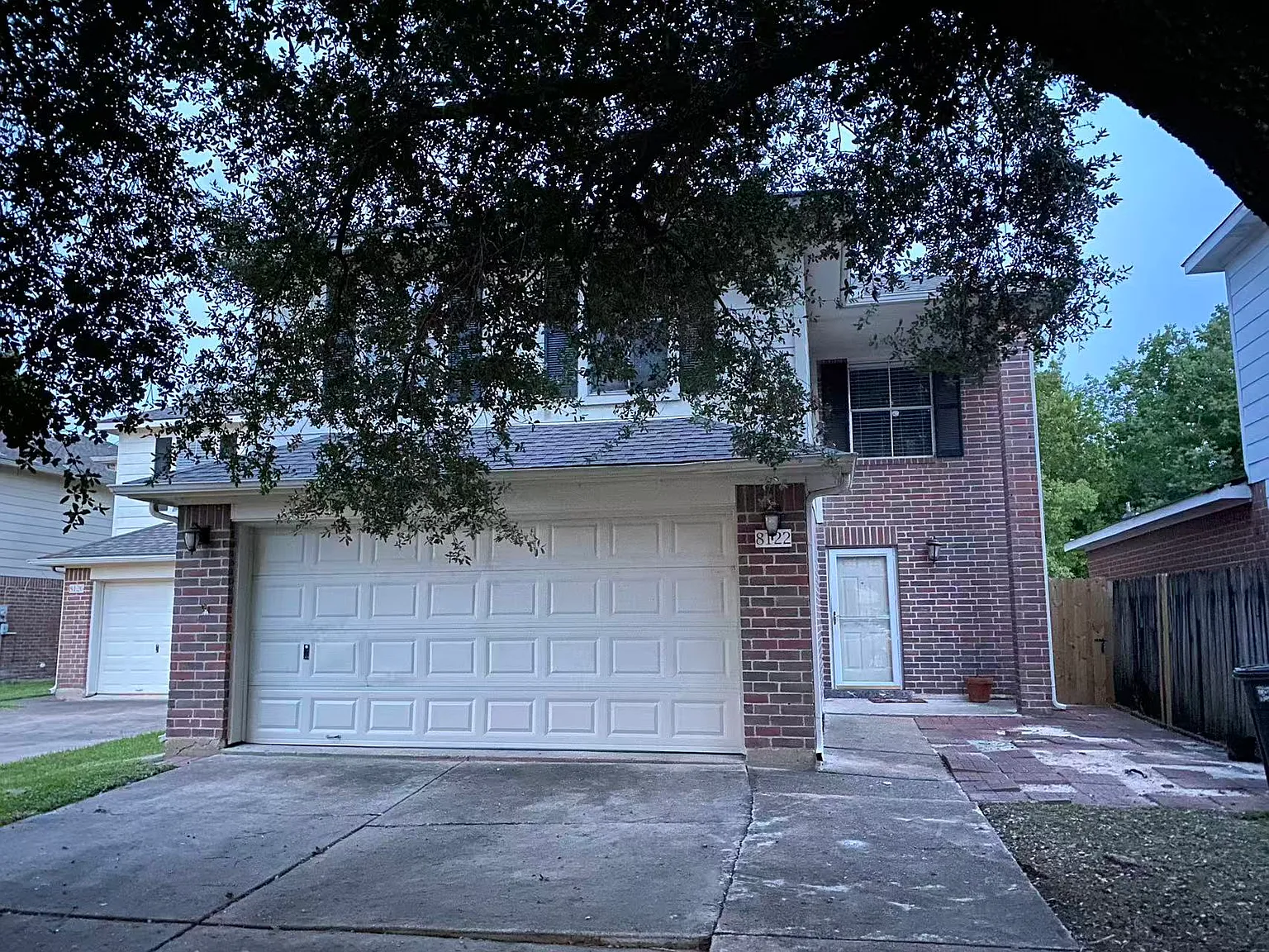 4 bed, 2.5 bath, 2078 sqft, $2,100 — Photo 2
