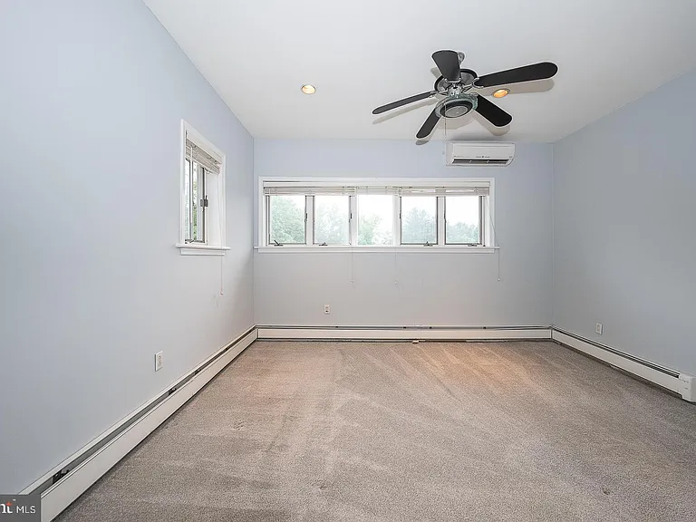 212 Elm Ter #1 — Photo 23