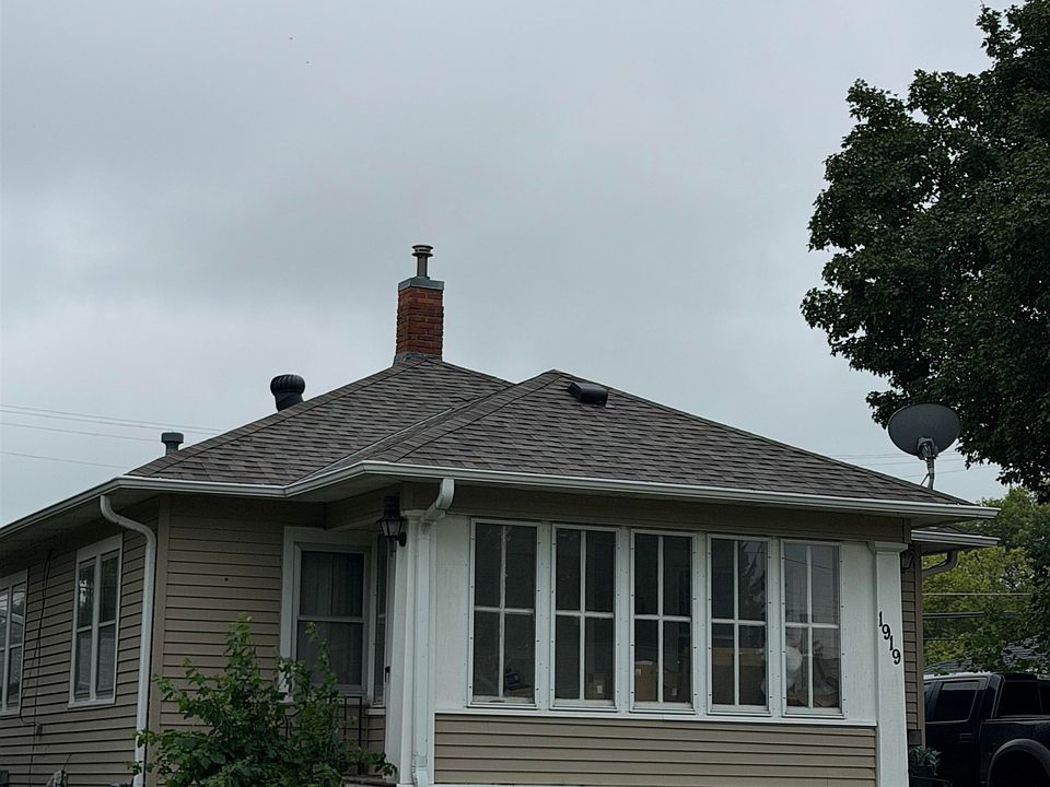 1st image of 1919 Bateman St