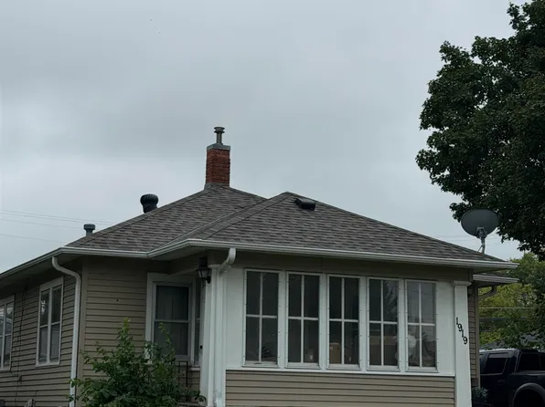 1919 Bateman St, Hastings, NE 68901