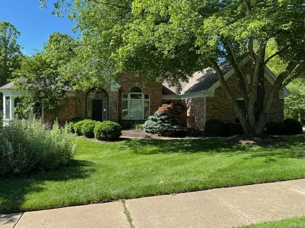 17686 Wildridge Dr, Chesterfield, MO 63005