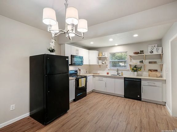 5th image of 1605 Edison Dr