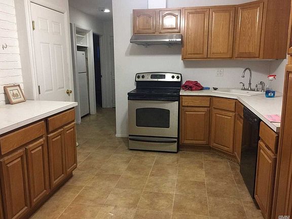 4th image of 14 Hope Ln
