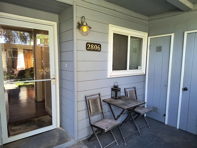 2806 Santa Paula Ct — Photo 2