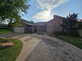 104 Nelson Park Pl, Moore, OK 73160