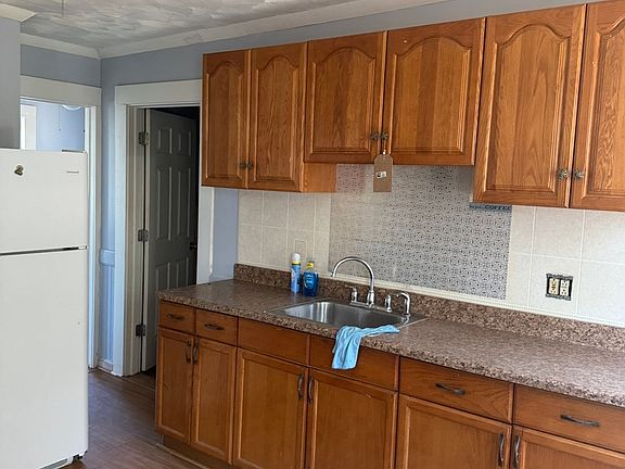 4th image of 17 Woodland St #2