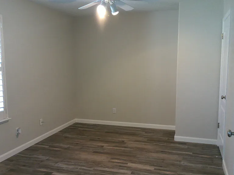1923 E Desert Island Dr — Photo 15