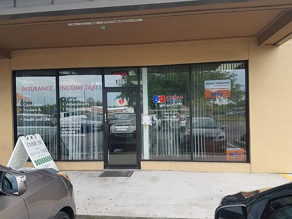 3rd image of 1202 E Vine St