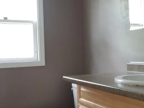 19 Oak St, Mount Pocono, PA 18344