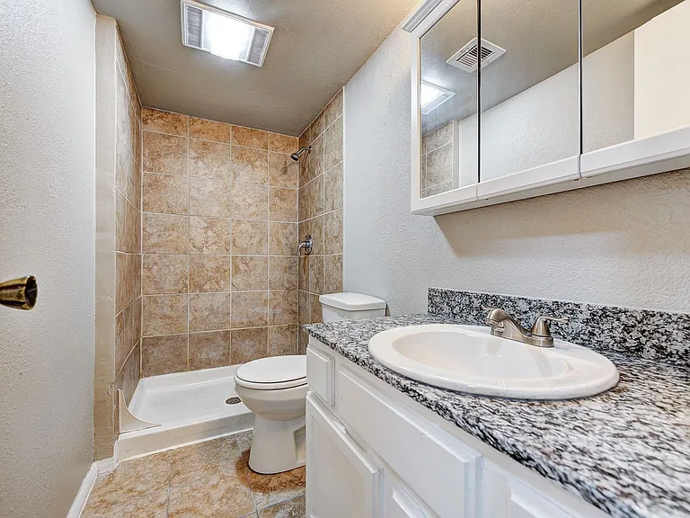 2221 NW 117th St — Photo 11