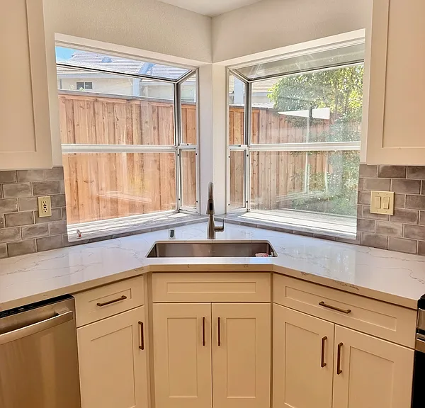 5663 Montclair Cir — Photo 9