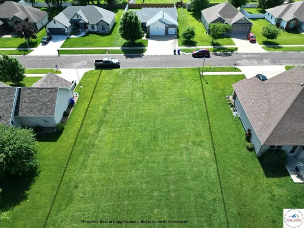 3217 Buckingham Dr, Sedalia, MO 65301