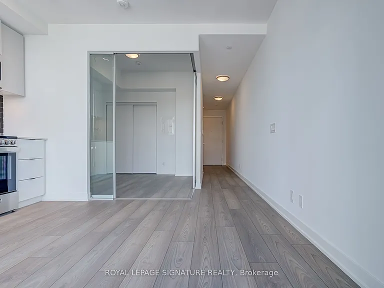 285 Dufferin St W #728 — Photo 8