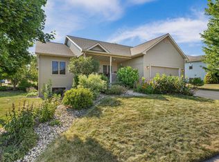 391 N Heatherstone Dr, Sun Prairie, WI 53590