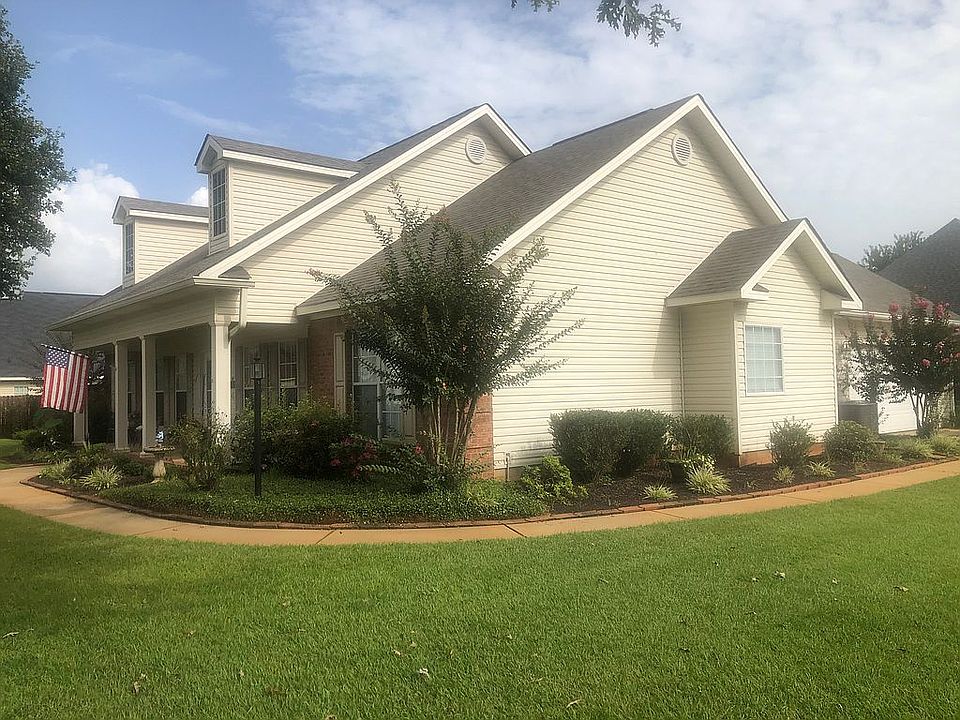 2nd image of 303 Hummingbird Ln