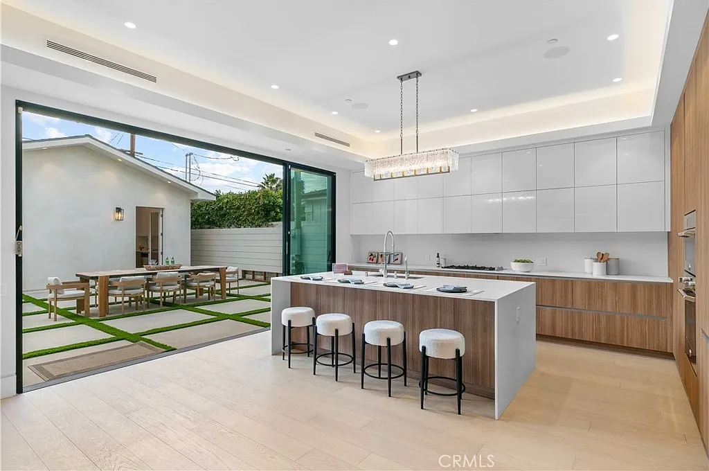 6 bed, 3719 sqft, $24,500 — Photo 4