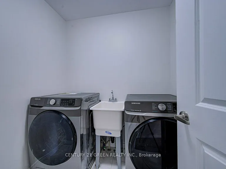 30 Baker Ln — Photo 25