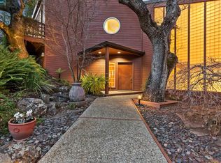8 Mountain View Ln, Lafayette, CA 94549