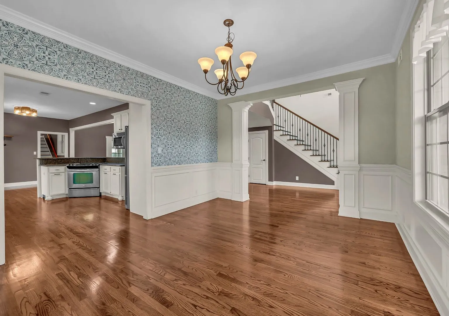 Residential Home in the Beautiful, Hickory Wild! — Photo 3