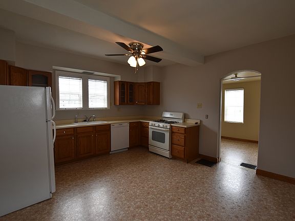 3rd image of 5418 Dempsey Ave