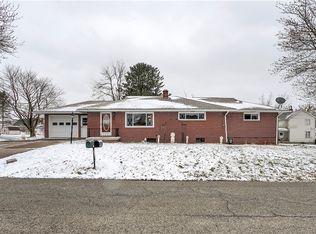 60 Maple Dr, Delmont, PA