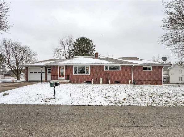 60 Maple Dr, Delmont, PA 15626