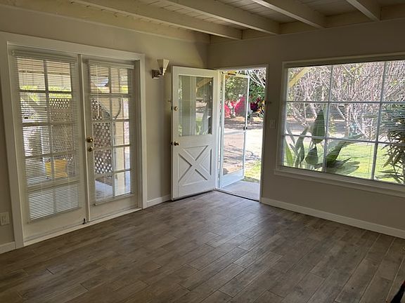 5th image of 432 Mission Dr