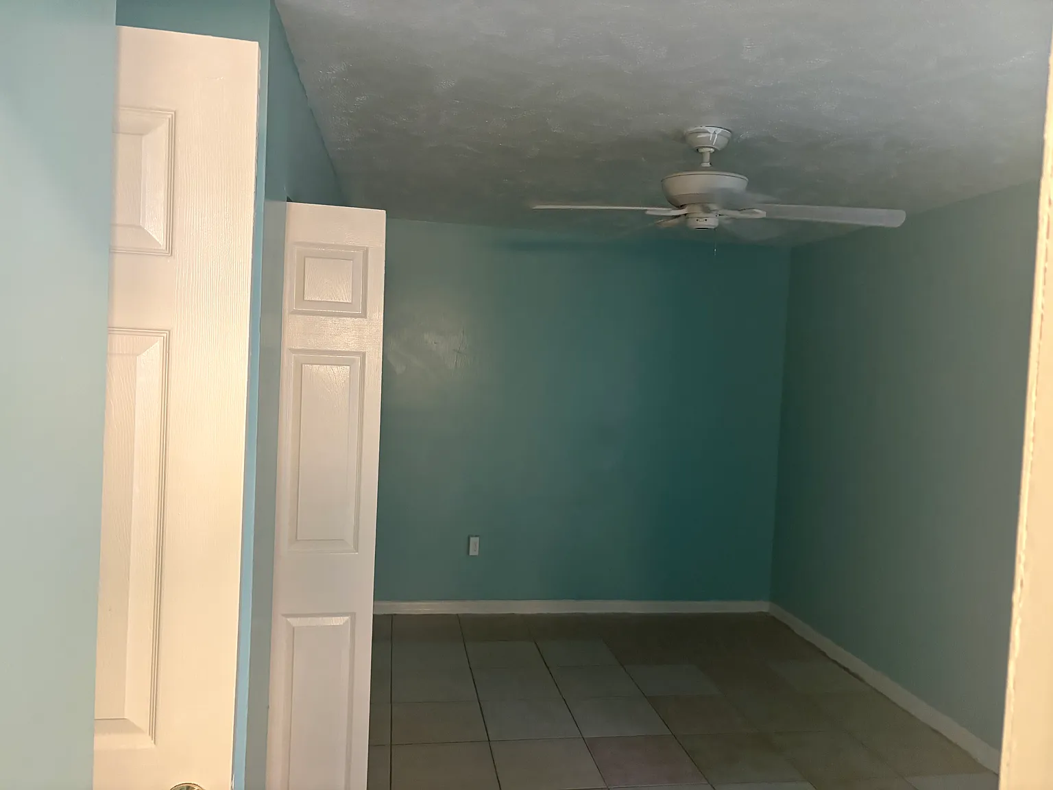 4 bed, 1400 sqft, $2,000 — Photo 3